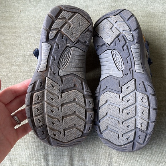 Keen Kids Newport Blue Hiking Water Flat Slip On Sandal Shoe Sz Big Kids 2 - Picture 7 of 8